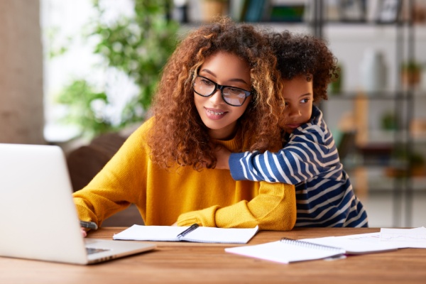 Shutterstock_congeparentaleducation-1